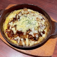 デミチーズのせ鉄板やきそば