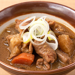 手間暇かけた「煮込み」は庄や名物！コク深さが身体に染み渡る逸品です。お酒のお供にも大人気♪