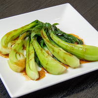 その日ごとに変わる色彩豊かな料理の饗宴！