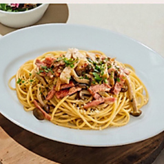 3種キノコとベーコンのパスタ