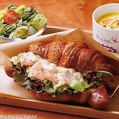 デカワッサンサンドセット タルタルエビアボカド