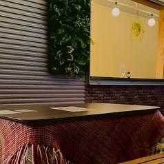 【テラステーブル席】テラス席は暑さ対策や寒さ対策もバッチリ◎冬は暖房とこたつのお席もございます！お友達との女子会やご家族での団らんにぴったりです♪