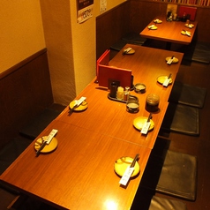 ＜2F＞4名様～10名様まで様々な人数に対応できる仲間内との飲み会、お食事に便利なテーブル席です♪