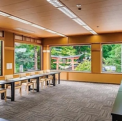 貸切も可能な、2階宴会場でございます。