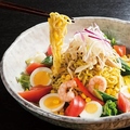 料理メニュー写真&nbsp;旬の素材で彩るラーメンサラダ