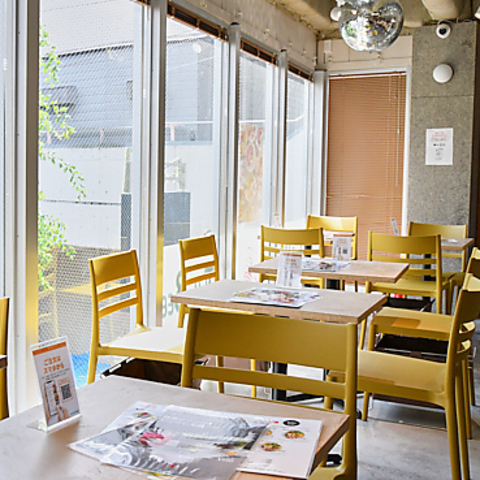 おしゃれな雰囲気の店内×スーパーフードで、身も心も満足いただけます♪