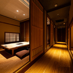 店内は全7個室。しっとりとした落ち着きのある空間です。