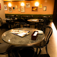 広々とした店内でゆっくりとお食事を♪