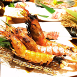 備長炭でじっくりと焼き上げる自慢の串焼☆お酒とぴったりな鶏串をはじめ、牛タンやエビ串もご提供！