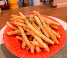 七味と魚粉香るポテトフライ