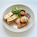 料理メニュー写真&nbsp;ミライエテラスプレート　秋野菜のグリルチキン　～バルサミコソース～
