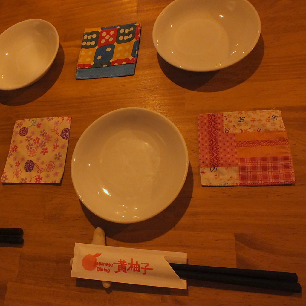 コースターも珊瑚の箸置きも可愛い