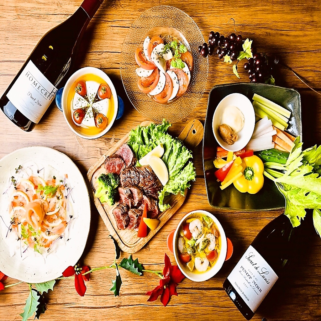 お肉や海鮮を使った絶品創作メニューも味わえる！おしゃれな店内で女子会のご利用にもおすすめです♪