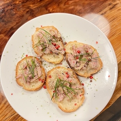 自家製ツナのカナッペ House-Made Tuna Canapes