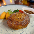 料理メニュー写真&nbsp;自家製ジューシーハンバーグ（デミグラスソースor和風ステーキソース）