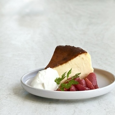 ALLYS自慢の【濃厚バスクチーズケーキ】の写真
