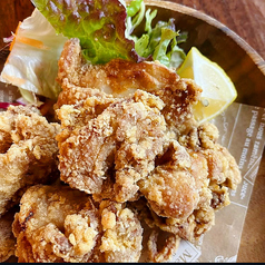 秘伝のたれに漬け込んだ【鶏の唐揚げ】