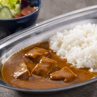 護衛艦伝承のレシピを再現した特製カレーの魅力