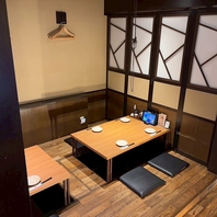 明るく広々とした雰囲気の店内♪