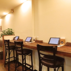 カウンター席もございますので、お一人様も大歓迎です。