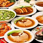 北京ダック、翡翠チャーハンなど豪華料理おもてなしコース！1人1枚フカヒレの姿煮込みを味わえます！