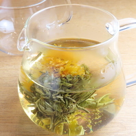 目でも楽しめる美しい「工芸茶」