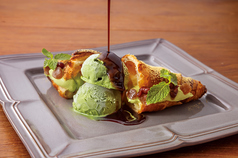 フランス産発酵バターのクロワッサン抹茶アイスサンド＆和風黒蜜きなこ