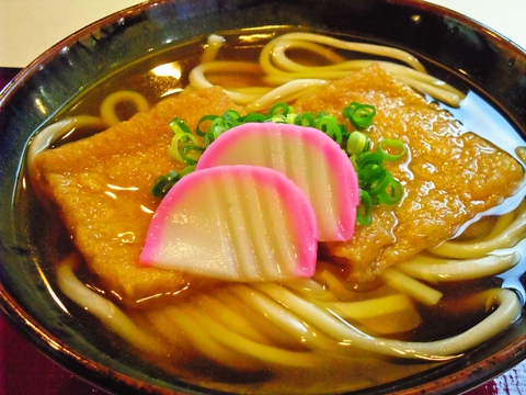 まったりおだし、はんなりおうどん、手作り旬の食材…三味一体の大阪うどんに舌鼓。