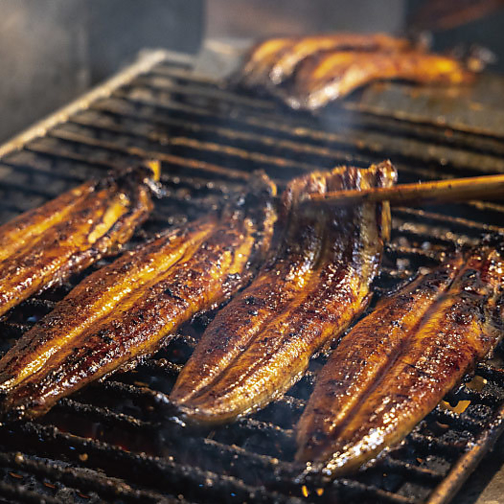 大正十一年創業 百年のたれを使用した伝統のある絶品の鰻をお楽しみ頂けます。