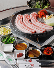 ランチ時間にメインメニューも楽しめる！