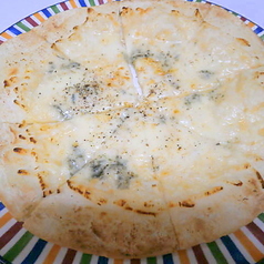 クアトロ・ピザ（4種のチーズ）