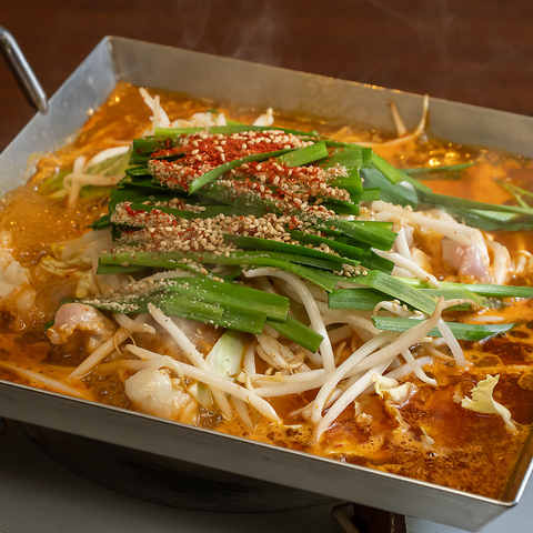 ”はじめ”の名物！国産和牛の博多もつ鍋×七輪焼き★