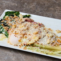 ロメインレタスの焼きシーザーサラダ