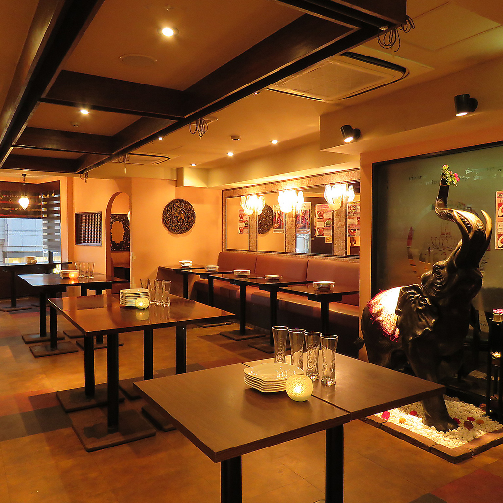 広々店内は40名様～最大70名様貸切可能！照明・音響機器・マイク有！専属プランナーがサポートします