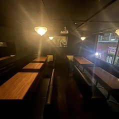 二階のフロア席は小団体(~4名様)、中団体(~18名様)、大団体(~36名様)でお座り頂け、貸切も可能です!