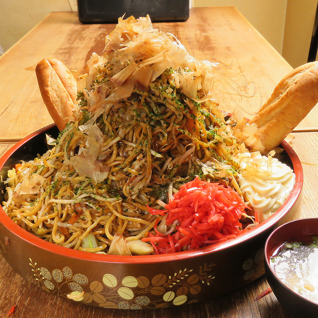 ランチメニューをグレードアップ！破格の内容でコスパ◎メガサイズもあるのでみんなでシェアハピ♪