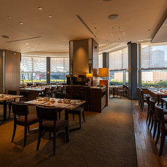 人数に合わせてご利用いただけるテーブル席を多数ご用意しております。