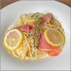 生ハムとレモンのクリームパスタ