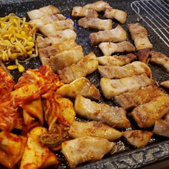 サムギョプサルと韓国屋台料理ソンガンポチャの特集写真