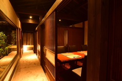 6名から12名収容のテーブル個室