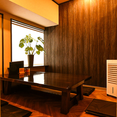 3名様～6名様掛けのゆったりとした空間です。