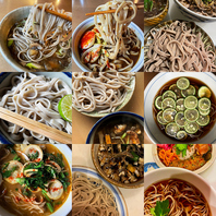 種類豊富な変わり蕎麦、季節限定蕎麦