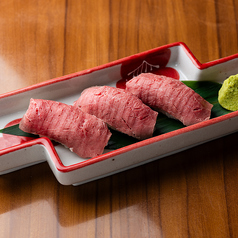 だるまの肉寿司3貫