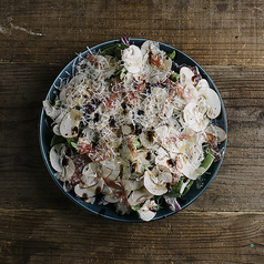 マッシュルームとサラミのサラダ