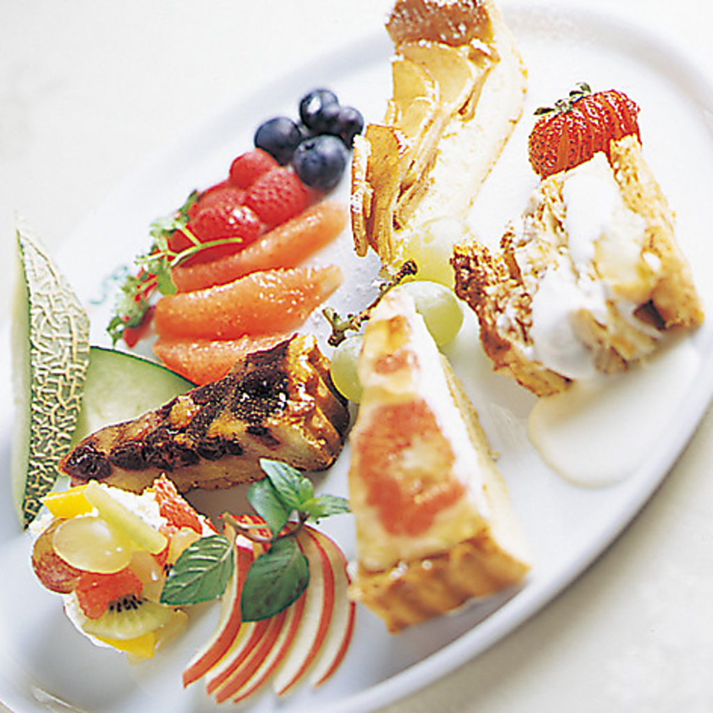 ケーキセット♪お好きなケーキ+お好きなドリンク⇒900円(税抜)!!自家製ケーキを多数ご用意してます♪