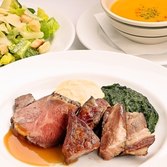 ベンジャミングリルならではのランチを各種ご用意。