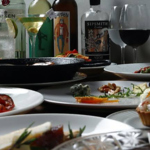 A5和牛のステーキなど全7品の飲放付コースございます！90分5000円(税込)と3H6500円(税込)の2コース♪