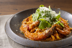 期間限定メニュー♪ソフトシェルシュリンプの濃厚トマトクリームパスタ