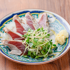 薬味たっぷり鰹のタタキ