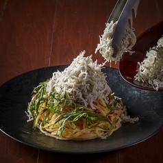 どっさりシラスとカリカリ梅の和風パスタ